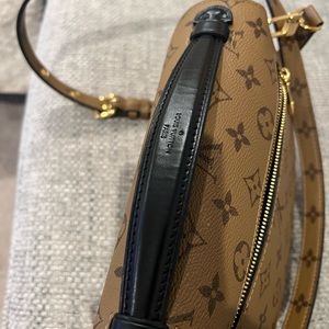 Louis Vuitton POCHETTE MÉTIS - Reverse Monogram